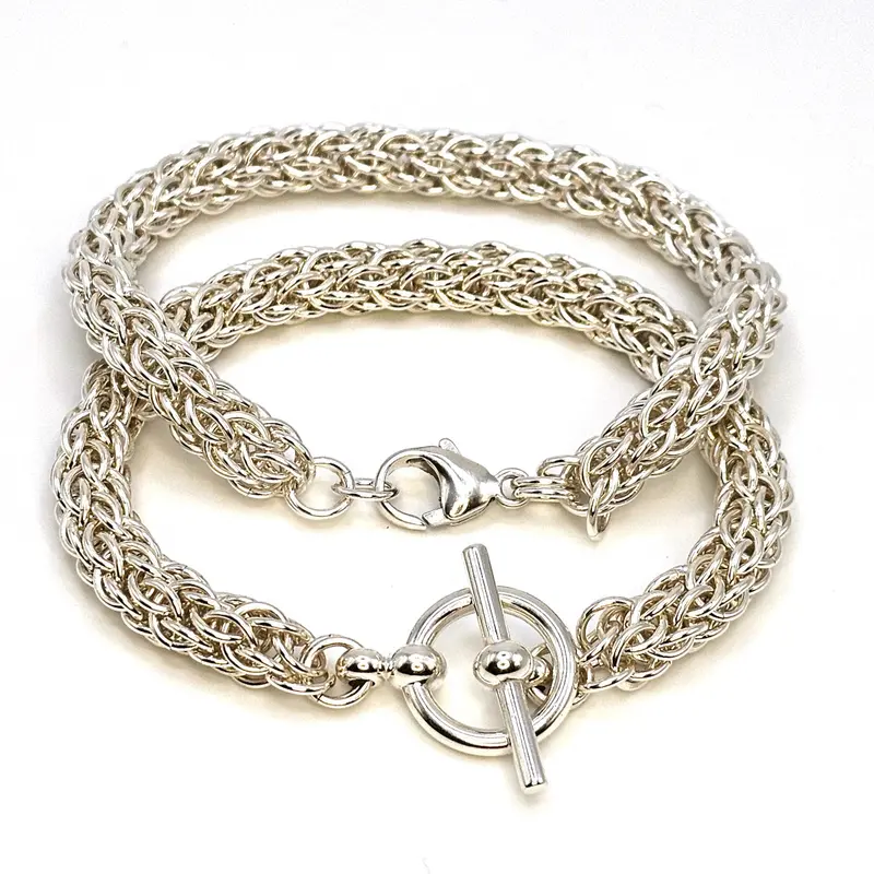 Candy Cane–Inspired Holiday Bracelet