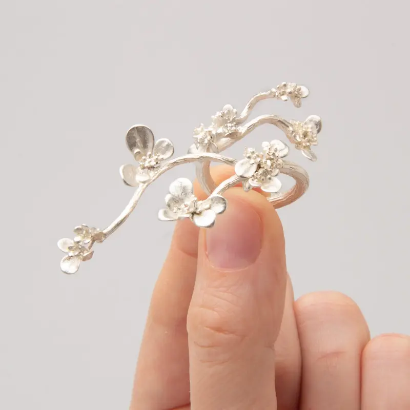 Lisa Markowitz Blossom Ring – Floral Relief Sculpture Band