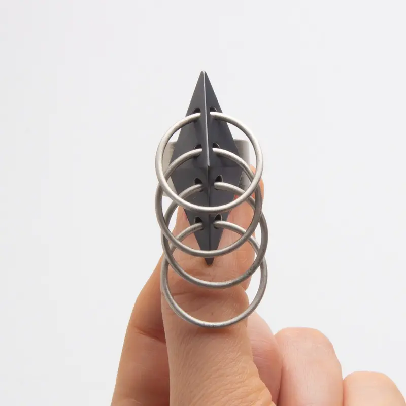 Sara Giordano — Shackle Concept Ring